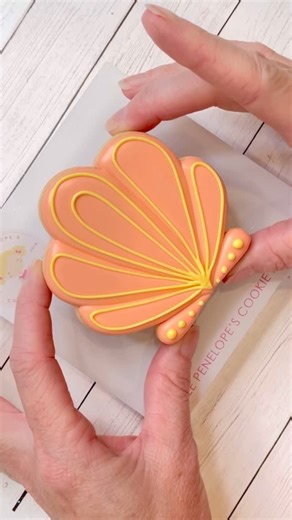 Victoria Jones | Decorated Sugar Cookies | Keller, TX on Instagram: "A simple coral colored sea shell cookie perfect for beginners to decorate! seashell decorated sugar cookie, beach themed cookies, summertime decorated cookie inspiration, how to decorate cookies for beginners, Royal icing, decorated cookie video, cookie decorating tutorial, cookie classes, online cookie decorating classes, learn how to decorate cookies with royal icing, cookie artist, decorated sugar cookies, cookies #cookiedec