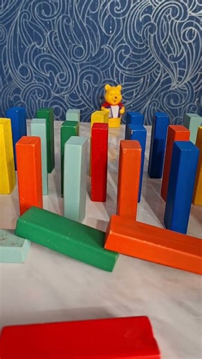 Dominoexperiment​ 2#domino​ #dominoeffect​#shorts​ #dominoart​ #dominotipsandtricks​ #big​ #science​