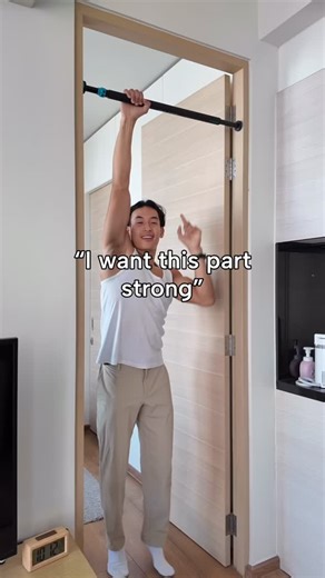 Pull Up Progression in 30 Seconds If you want to get strong enough for waist-to-bar pull ups and eventually a strict muscle up, you need a powerful core and back working together. A great drill to bridge the gap is the tuck pull up, pull yourself up while keeping your knees raised at hip height. This forces your core to stay tight and teaches full-body tension. Once you’re comfortable, level up to L-sit pull ups to take your control and pulling strength even further. 👉 These variations don’t ju
