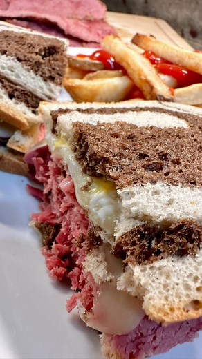  The Easiest Slow-Cooked Corned Beef Craving tender, fall-apart...