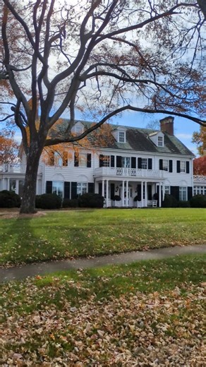 Alissa Floyd, Realtor, Winston-Salem, NC on Instagram: "I completely agree with @stevetiek. The 1920s of course! I've walked through so many Winston-Salem houses and nothing captures my imagination quite like the homes built in the 1920s. Soaring ceilings, tile roofs and arched doorways- I can't get enough. And our beautiful historic city has so many to gaze at with admiration. #winstonsalem #winstonsalemrealestate #oldhomelove #historichomes"