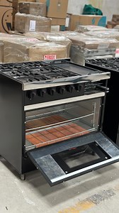 👑 ¿Por qué el acero inoxidable es el rey en las cocinas profesionales? Porque resiste, dura y brilla. 💪 No se oxida 🧼 Es fácil de limpiar 🔥 Soporta el uso intensivo 🔪 No retiene olores ni bacterias Si buscás eficiencia, higiene y estética, no hay otro material que lo supere. ➡️ Elegí el equipamiento ideal para vos y elevá tu cocina al nivel profesional. #cocina #equipamiento #industrial #comercio #horno #comida | Famati