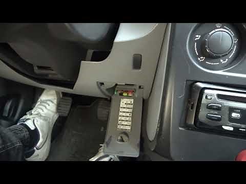 Where is Interior Fuse Box in Renault Clio III (2005 - 2012) - Find Interior Fuse Box