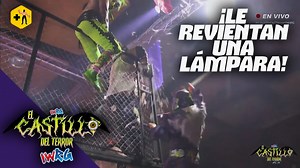 106K views · 799 reactions | #CastilloDelTerror | El Hijo de Canis Lupus llegó al Castillo del Terror y le revienta una lámpara a Pig Destroyer | Más Lucha | Facebook