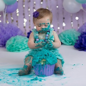 905K views · 644 reactions | Cake smash: The new way to celebrate your baby's first birthday? | BBC Family & Education News | Facebook