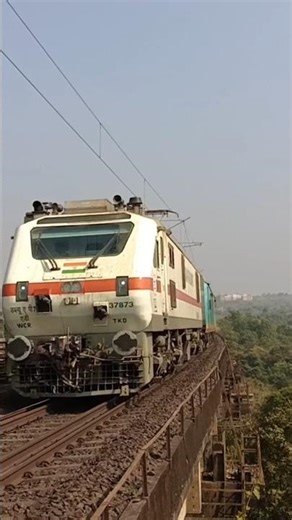 22413 GOA RAJDHANI EXPRESS with AERODYNAMIC WAP7 ❤️👀 #rajdhaniexpress#kokanrailway #indianrailways