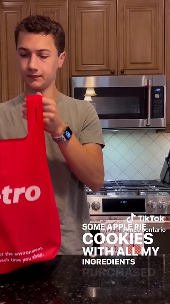 Metro Ontario (@metroontario) - Fall Apple Pie Cookies Recipe with Cream Cheese Icing