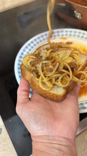 1.6M views · 16K reactions | Spaghetti Sandwich – The Ultimate Comfort Food Two favorites in one! 稜 This spaghetti sandwich is the perfect way to turn leftover pasta into a whole new meal. #SpaghettiSandwich #ComfortFoodCravings #PastaLovers #CheesyGoodness #EasyDinnerIdeas | Savory Spoon | Facebook