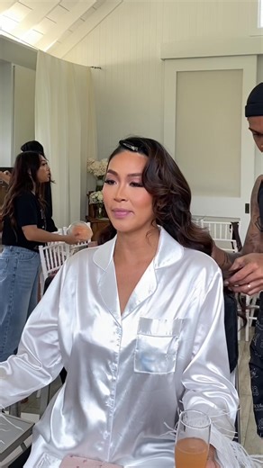 Bridal glam with the dream team @hairbydonny #hawaiiwedding #hawaiiweddingmakeup #hawaiimua #hawaiiweddings #oahumakeupartist #oahuwedding #oahuhairstylist #oahumua #oahuhair #honoluluhairstylist #honolulumakersmarket #honoluluwedding #oahuhawaii #softglam #bridalmakeup #bridalhairhawaii #hawaiiweddings #hawaiiglam #oahuwedding #oahu #kualoaranch #palikugardens #sunsetranch #sunsetranchweddings #kualoaranchweddings #foursessonswedding #fourseasonshawaii #turtlebaywedding #turtlebayhawaii