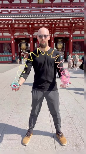 #slinkytricks #slinkymanipulation #slinky #sensoji #asakusa #tokyo #スリンキー | Slinky Josh