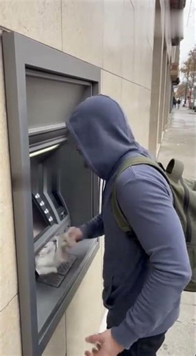 ATM Glitch Spits Out Endless Cash