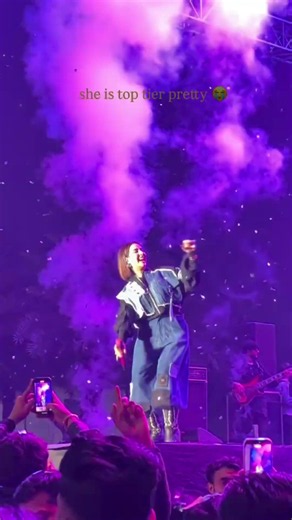 Sunanda sharma live show ❤️Le Gyia Koi 🥰 #sunandasharma #concert #lifeisbutadream #live #music