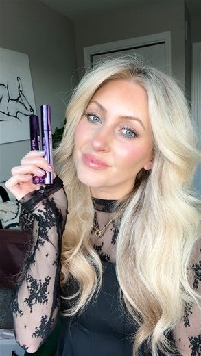 DANA PLUMMER on Instagram: "MASSIVE sale on all @fieracosmetics products right now — including their new Best for Lash™ Mascara 💜 As a makeup artist, I love that the peptide + B5 formula lifts and conditions while the curved wand gives precise, clean definition. It layers beautifully without clumping. Espresso Brown for soft glam, Jet Black for drama. Link in bio! #Fiera #Sponsored"