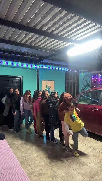 Familia y el Reto UIUAA: Celebrando Juntos