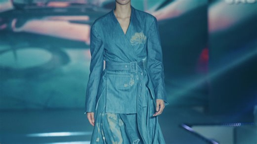 🎬 LOCAL POWER 2025 — The Journey in One Unforgettable Video! From the Hong Kong exhibition held from September 3–6 to the Seoul exhibition that wrapped up on October 11 — we’ve put together all the memorable moments of LOCAL POWER 2025 Hong Kong Fashion in Seoul into one highlight video. This year, we had the amazing opportunity to connect through the language of fashion with 35 talented designers from Hong Kong and Korea. It was not only a stage to express our unique heritage on an internation