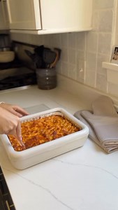 Amazon Must Have! Mention “SEND PLEASE” and I will send you a Iink to this great travel pan 👏🏼 If you’re nervous to travel with glass or porcelain pans, you need one of these travel pans. I bake the food in an aluminum pan, and it fits perfectly inside this travel carrier. I love that these carriers dress up the look of a plain foil pan, and keep the food secure with the removable lid! They are so easy to clean and I will be able to reuse the carrier for many years to come. You can find all of