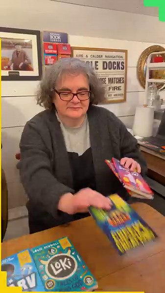 Inside the hidden bookshop FLOATING on Leeds Dock! 😍 There’s nothing else like this in the city… an old coal barge transformed into the quaintest little shop filled with books! 📚 With World Book Day approaching, we paid a visit to Holdfast Leeds for some inspiration! Owners Victoria and Chris have filled the boat with bestsellers and timeless classics, plus shelves of second-hand titles and a children’s section too 🙂 You’ll find the shop on Marjorie R. moored at Leeds Dock and open Thursday t