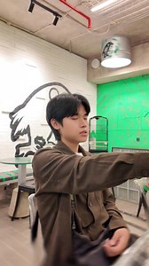 JANGAN MAU DIKATAIN CUMA BISA FANGIRLING/FANBOYING! 🤫✨ Biar kehidupan fan life kalian tetap damai dan produktif, kuncinya cuma satu: FOCUSMAXXING! Pas lagi belajar, beneran fokus belajar. Pas waktunya streaming MV atau nonton konser, ya nikmatin pol-polan. One thing at one time. Rahasianya? Aku selalu bawa HUAWEI MatePad Mini. Ukurannya yang pas banget di tangan bikin gampang dibawa ke mana aja—dari meja belajar sampai curi-curi waktu fancam-hunting di kafe. Mini layarnya, tapi mighty banget bu