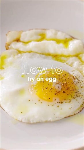 How to fry an egg with Curtis Stone 🍳 #shorts #eggs #howto