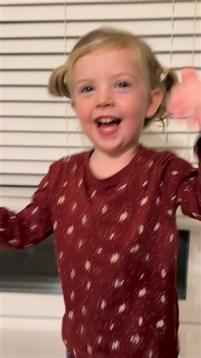 Only one day left to sing this song! Glad to see it’s stuck in even our littlest linguists heads, with nearly the right words 🤣🤣 🧙‍♀️🎃👻💀 If you have a video of your linguist singing this song, I’d love to see it! 🇪🇸🇫🇷 | Kidslingo Harrogate, Ripon & Wetherby