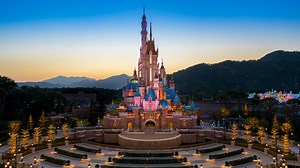 Photos: A Comprehensive Look at Hong Kong Disneyland's Castle of Magical Dreams