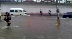 58K views · 5.5K reactions | Guy carries his Girlfriend hoping to keep her dry from rain...then this happened! | FailArmy | Facebook