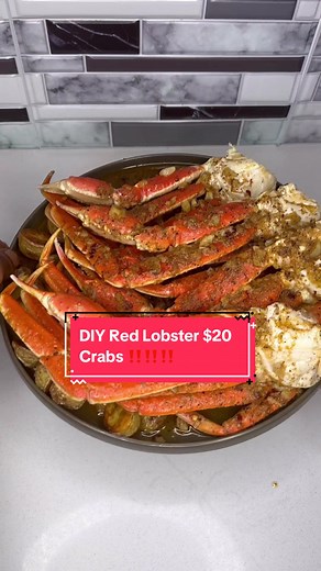 DIY @Red Lobster $20 Crablegs At Home 🦀‼️ Steam Crablegs for 20 Minutes The Sauce 🧈 1.tsp Chilli Flakes 1.tsp Paprika 1.tsp Lemon Pepper 1.tsp onion powder 1.tsp Garlic Powder 4 garlic Gloves 2 Sticks Unsalted Melted butter #Fyp #Explore #Seafood #crablegs