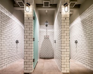 Where to Shower if You Live in Your Car