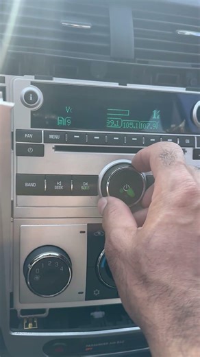 2011 Malibu no sound out of radio ￼