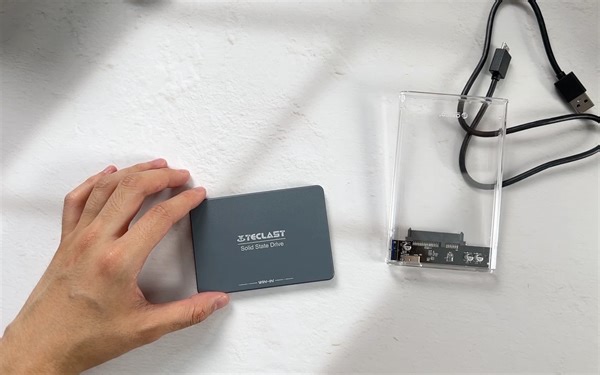 台电SATA固态硬盘上手测评，一刀不剪，真正的性价比固态