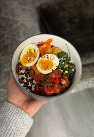 Putting all my effort into a high protein breaky>> @Oner Active | dc: REBECCAJADE