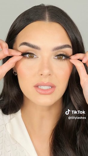 Flawless Self-Adhesive Half Lashes | Lilly Lashes