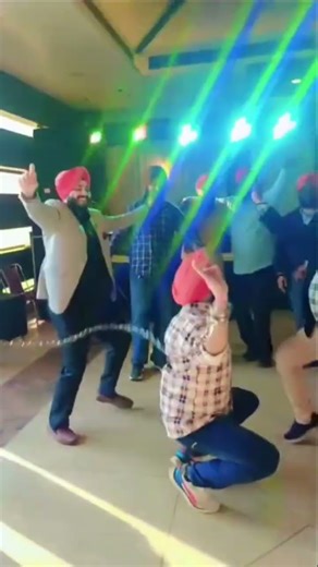 sardarji ne kya dance Kiya maja aa gaya 🔗🍻♥️🤠#viral #dance #sardar #punjabi #bhangra #wading #shorts