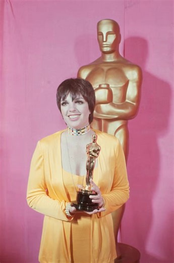 Happy Birthday to the legendary Liza Minnelli 🎭✨ 3/12 A true #fashionicon who turned every stage and red carpet into a moment. Style, talent, and timeless glamour through the years. #LizaMinnelli #RedCarpet #fyp #Foryou