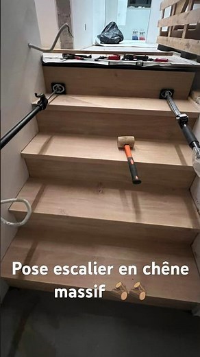 Pose d’un escalier en chêne massif🪵 marche et contremarche sur escalier béton