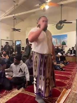 Converti récemment, cet américain appelle désormais à la prière dans sa mosquée