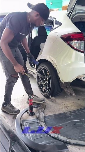 How to Remove Honda Vezel moldings + side skirt (teardown)