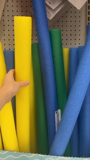 248K views · 818 reactions | 2 genius boot hacks! 量 | Upstyle with Hometalk | Facebook