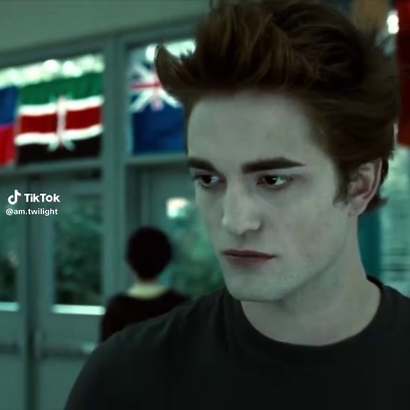 Endless Twilight Rewatch: Edward Cullen Moments