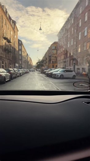 mortennp on Instagram: "KØRT NED AF ET GODT TILBUD 😮‍💨⁠ ⁠ Small Group Personlig Træning er til dig der vil i form med en plan der virker, uden at skulle stå alene om det. Du træner på små hold hvor coachen guider dig tæt, så du får personlig hjælp, men stadig energien fra et fællesskab.⁠ ⁠ Selve SGPT-timerne kører et fælles, gennemtestet program der er designet til at gøre dig stærkere, mere stabil og mere selvsikker i træning. Det betyder at du altid ved præcis hvad du skal lave, og at en coa