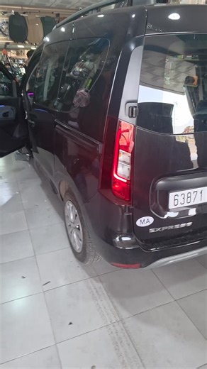 Fantasia accessoires on Instagram‎: "📍 العنوان: الدشيرة الجهادية (انزكان ) قرب القصر البلدي - Housses caldos هوس كالضو - Caméra android - radar de recul - cache voulant - Déflecteurs - Tapis 7D - cache batman - accoudoir - marchepieds - led d’ambiance - led A80 #agadir #auto #VoitureMaroc"‎