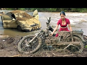 You won’t believe how this girl repairs a motorbike completely destroyed by flood!