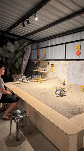 Tagum now has its first-ever RC Café, the newest project of @ryokou8100 You can operate remote control bulldozers, excavators, and backhoes with your friends and build your own mini construction site. Perfect way to heal your inner child and try something different this Valentine’s season. They’re also having a Movie Night for Valentine’s Day, so you can build during the day and enjoy a cozy movie vibe at night. 🎬❤️ Rates start at ₱100 for 20 minutes, and ₱150 for 30 minutes. Tara na, bring you