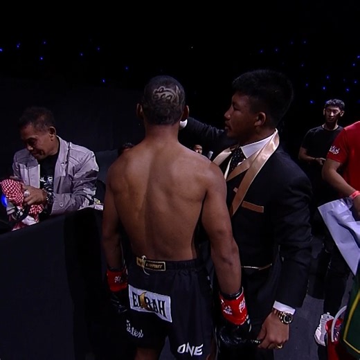 Rodtang is looking SHARP in Sangarthit's corner 😎 #ONEFridayFights144 | ONE Championship