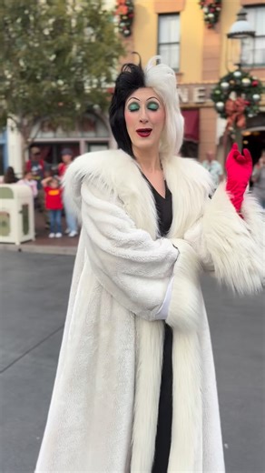 Cruella, thank you for the fashion tips for the season! #cruella #disneyvillain #disneyig #disneyland #mainstreetusa #disneygram #disneyfashion #disneystyle #disneychristmas #disneylandpark #classicdisney | Joanne V Roberson