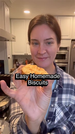 Easy Homemade Biscuits: 1 1/2 cups almond flour 1 tbsp baking powder 1 tsp onion powder 1 tsp garlic powder 2 eggs 1/2 cup sour cream 4 tbsp butter melted 1 tsp minced garlic 1/2 cup shredded cheese 1. Preheat oven to 350 degrees. 2. Mix together dry ingredients: almond flour, baking powder, Onion powder & Garlic powder 3. In a separate bowl combine eggs, sour cream, butter & minced garlic 4. Add shredded cheese to wet ingredients and continue mixing. 5. Add dry ingredients to wet and mix. 6. Sp