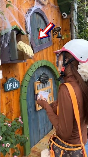 Alien Cafe in Japan.