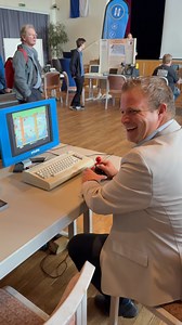 Das Vintage Computer Festival Europa (VCFe) in Hünfeld ist eröffnet. Erstmals findet es am Samstag und Sonntag, 2. und 3. August, in der Konrad-Zuse-Stadt statt. In der Stadthalle Kolpinghaus gibt es jeweils von 10 bis 17 Uhr eine Ausstellung nostalgischer Computer mit Vorträgen zu fachspezifischen Themen für Liebhaber historischer Technik und interessierte Besucher. Der Eintritt ist an beiden Tagen frei. Bürgermeister Benjamin Tschesnok freute sich über das große Interesse bei der Eröffnung der