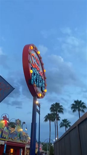 Dylan TPE on Instagram: "Which did you prefer The Simpsons Ride or Back To The Future The Ride? #thesimpsonsride #universalorlandoresort #backtothefuturetheride #backtothefuture #thesimpsons #universalstudioshollywood #universalstudiosflorida #universalstudios #universalorlando"