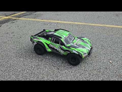 Traxxas Maxx Slash 6s first run!!!!